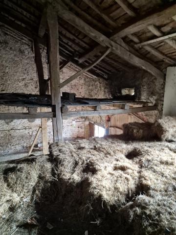 Dpt Vosges (88), à vendre proche CONTREXEVILLE - FERME LORRAINE à réhabiliter / Terrain env 4000 m2