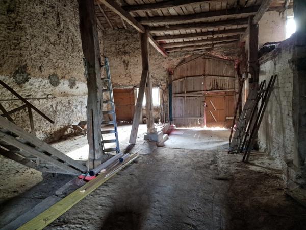 Dpt Vosges (88), à vendre proche CONTREXEVILLE - FERME LORRAINE à réhabiliter / Terrain env 4000 m2