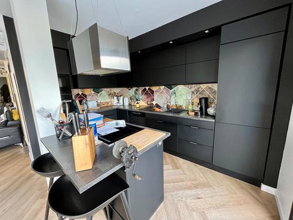 Maison contemporaine de 2021 avec piscine et superbe vue sur la base nautique de Montrevel-en-Bresse..