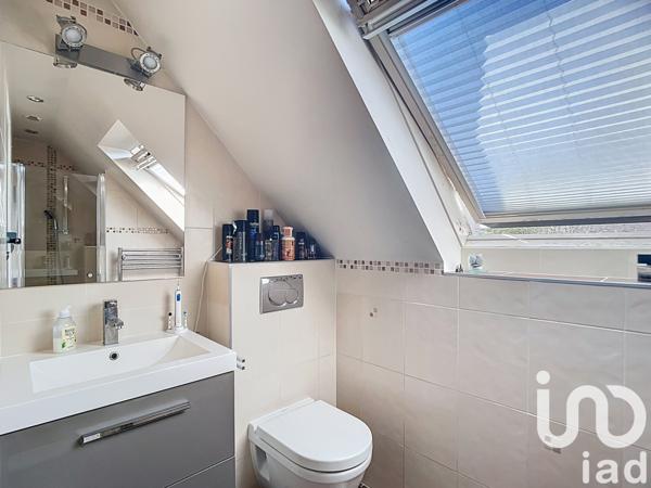 House for sale 6 rooms 110 m² Pontault-Combault