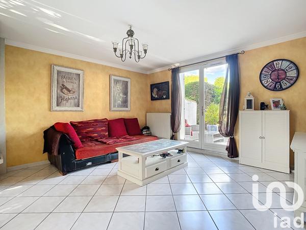 House for sale 6 rooms 110 m² Pontault-Combault