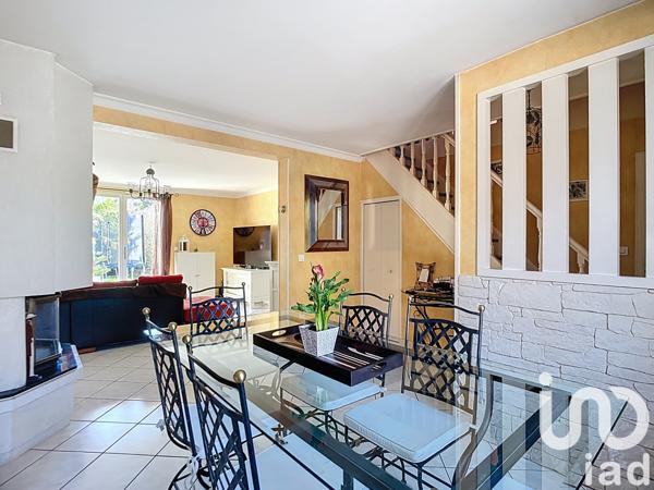 House for sale 6 rooms 110 m² Pontault-Combault