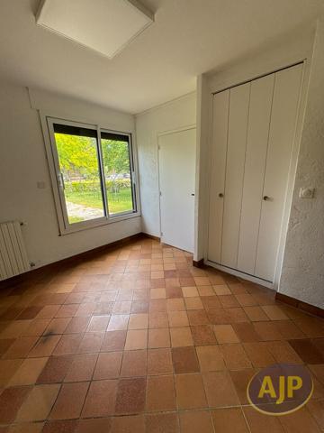 Sainte Pazanne : 550 € - AJP Immobilier Sainte-Pazanne
