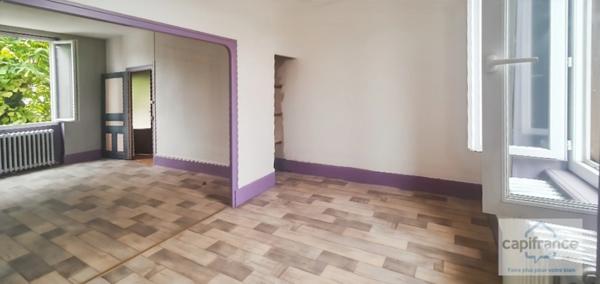 ✨ Maison avec terrain arboré – Fort potentiel après rénovation ✨