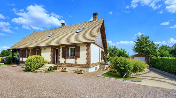 Ensemble immobilier proche ETREPAGNY