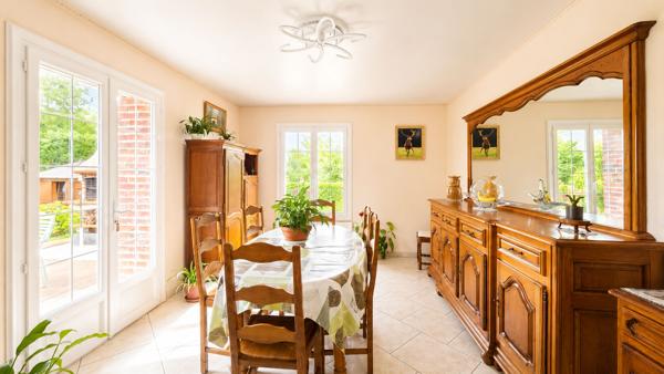 Ensemble immobilier proche ETREPAGNY