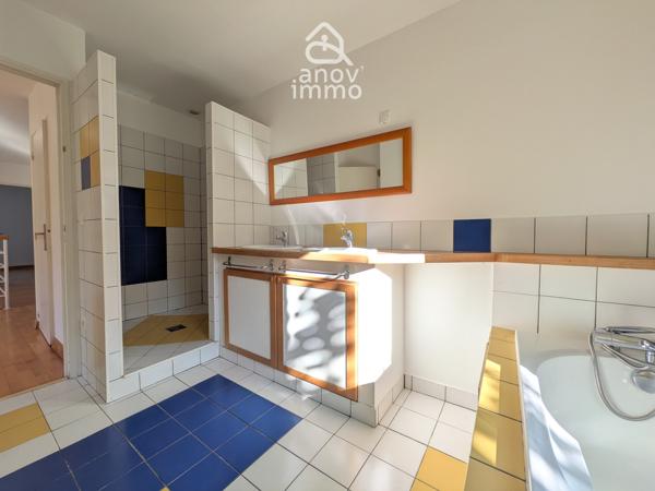 Maison 4 pièce(s) 3 chambre(s) 156 m²