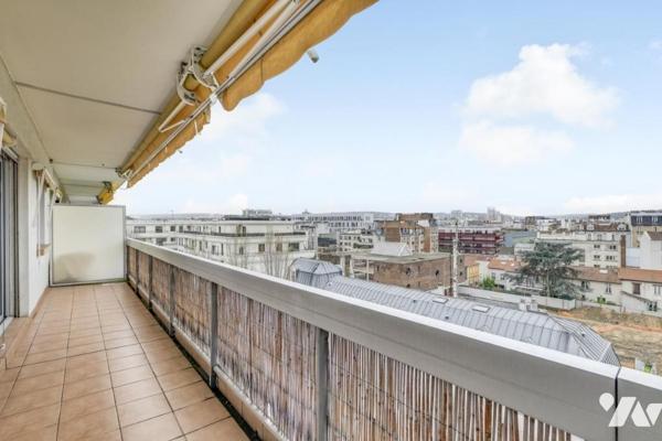 2 pièces avec large balcon et parking