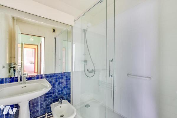 2 pièces avec large balcon et parking