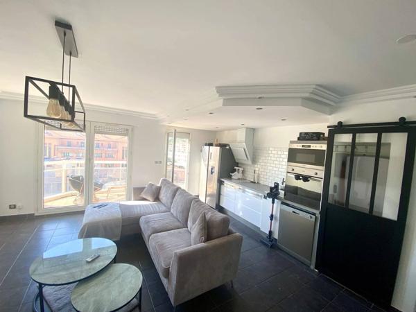 06000 NICE – APPARTEMENT 3 PIÈCES MODERNE AVEC SAUNA, JACUZZI, PARKING ET CAVE – QUARTIER PASTEUR