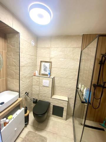 06000 NICE – APPARTEMENT 3 PIÈCES MODERNE AVEC SAUNA, JACUZZI, PARKING ET CAVE – QUARTIER PASTEUR