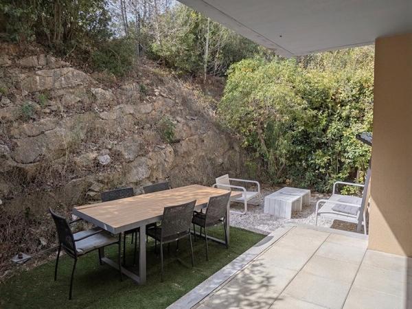 T2 avec JARDIN, TERRASSE & PARKING