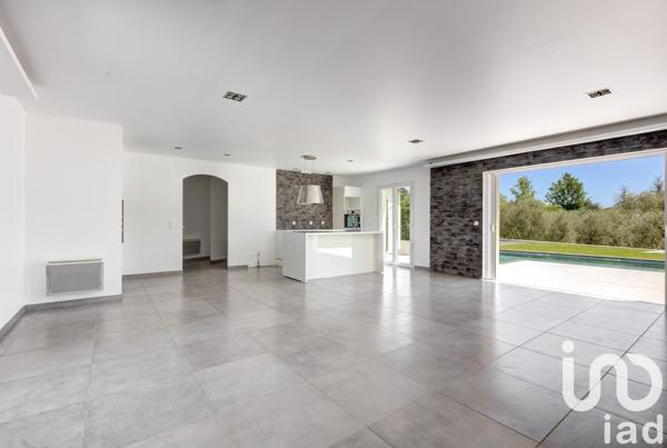 Maison 5 pièces de 120 m² à Saint-Cézaire-sur-Siagne (06530)