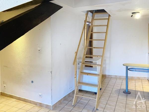 Studio mansardé avec mezzanine - 18,44 m2 en centre-ville de Tarbes