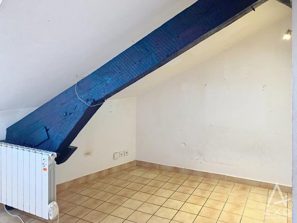 Studio mansardé avec mezzanine - 18,44 m2 en centre-ville de Tarbes