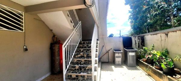 Immeuble à Fort-de-France ( 2 F4 et 1 F3)