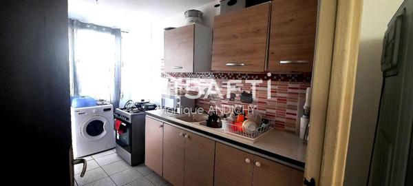 Immeuble à Fort-de-France ( 2 F4 et 1 F3)
