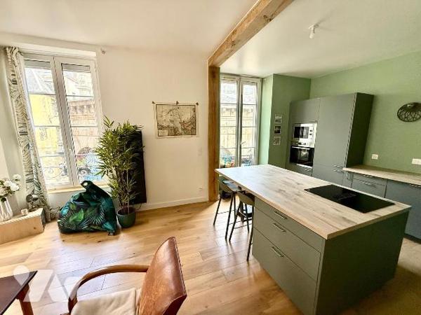 SAINT-MALO / INTRA-MUROS : Appartement T3 entièrement rénové, situé en plein coeur du centre hi...