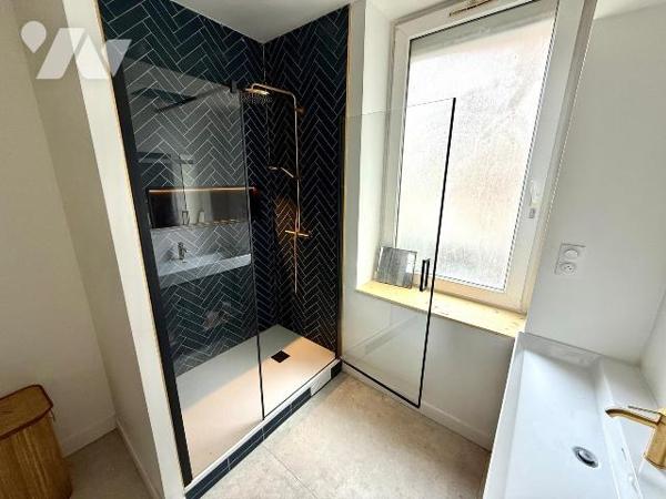 SAINT-MALO / INTRA-MUROS : Appartement T3 entièrement rénové, situé en plein coeur du centre hi...