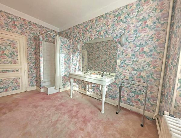 Grande propriété située au calme avec fort potentiel !