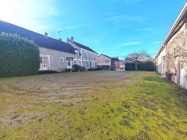 Grande propriété située au calme avec fort potentiel !