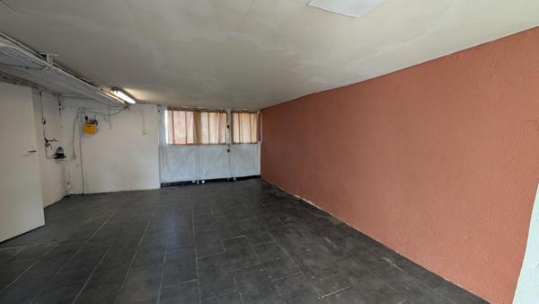 Brive La Gaillarde MAISON T4 d'environ 110m² , habitable  de suite, avec 2 GARAGES INDEPENDANTS de 30m²