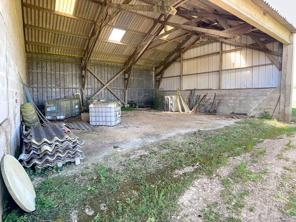 Ensemble de Hangar et garage - 13830m² de terrain - campagne de Briec