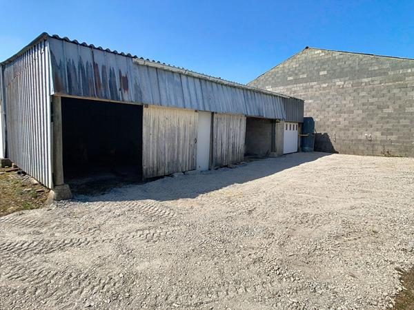 Ensemble de Hangar et garage - 13830m² de terrain - campagne de Briec