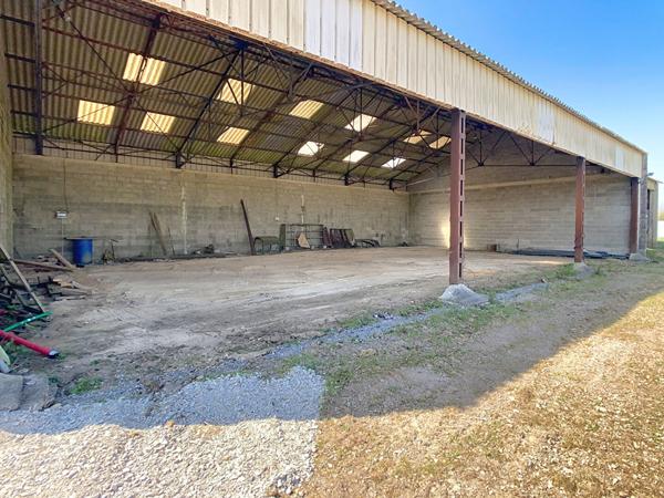 Ensemble de Hangar et garage - 13830m² de terrain - campagne de Briec