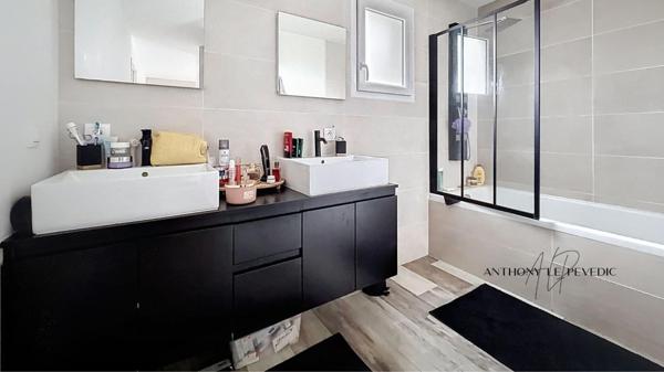 Maison - 8 pièces - 148m2