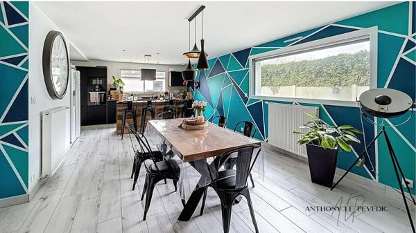 Maison - 8 pièces - 148m2