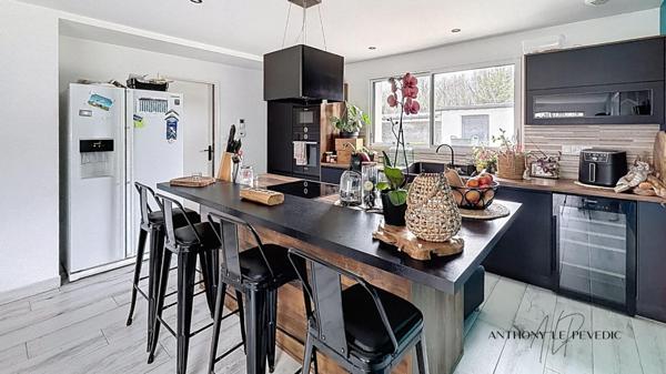 Maison - 8 pièces - 148m2