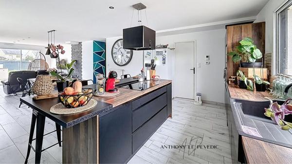 Maison - 8 pièces - 148m2