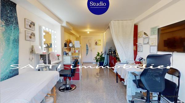 Maison contemporaine 164m2 - 5 chambres - dont un studio T2 indépendant – garage – véranda.