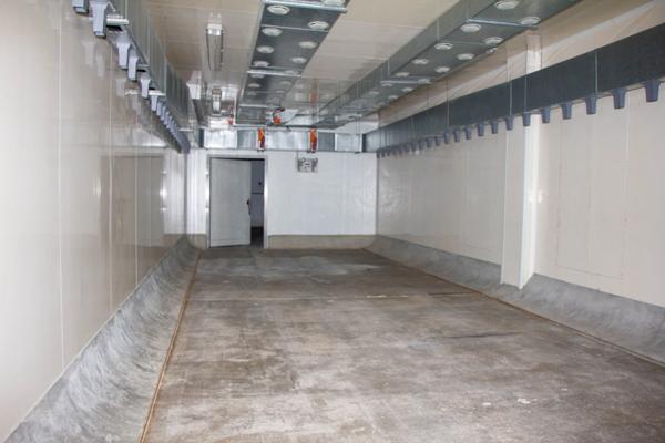 À louer à Lacaune : Grand local industriel de 900 m², idéal pour stockage ou activité professionnelle !