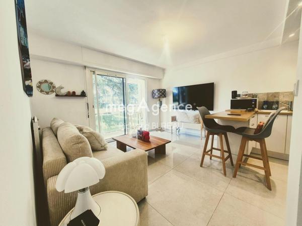 Appartement à HYERES, 83400 - 2 pièces 50m²