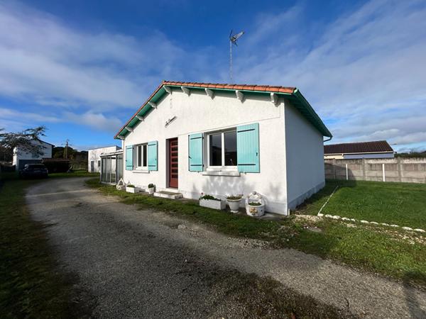 Maison à rénover avec dépendances sur 1403 m² terrain Saint augustin