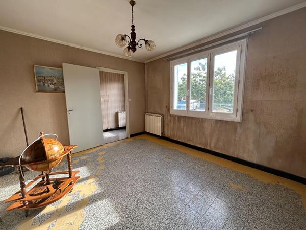 Maison à rénover avec dépendances sur 1403 m² terrain Saint augustin