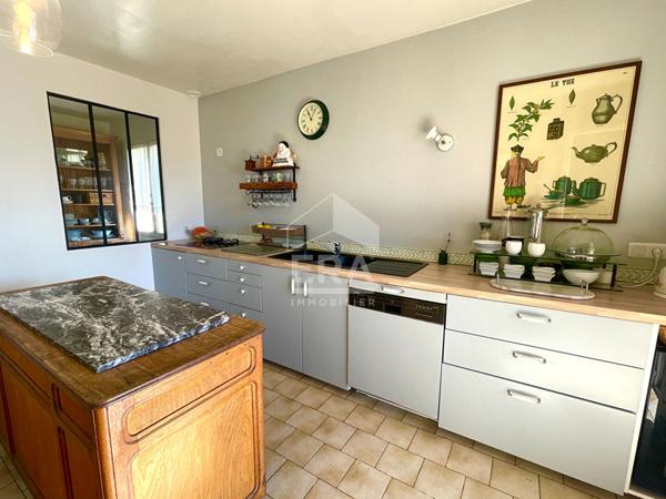 Au fond d'une impasse à Pernes-les-Fontaines ,185 m², superbe jardin 1 600 m² et espaces indépendants