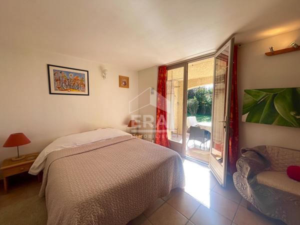 Au fond d'une impasse à Pernes-les-Fontaines ,185 m², superbe jardin 1 600 m² et espaces indépendants