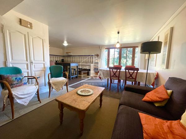 Au fond d'une impasse à Pernes-les-Fontaines ,185 m², superbe jardin 1 600 m² et espaces indépendants