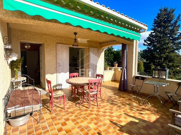 Au fond d'une impasse à Pernes-les-Fontaines ,185 m², superbe jardin 1 600 m² et espaces indépendants