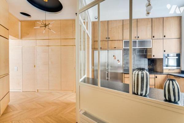 PARIS 02 / QUATRE SEPTEMBRE - APPARTEMENT HAUSSMANNIEN 3 PIÈCES RÉNOVÉ & CLIMATISÉ + CAVE