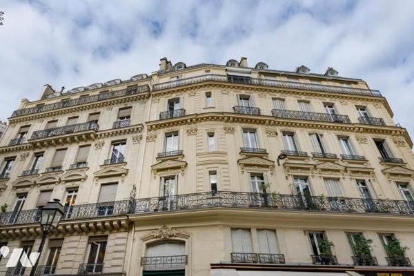 PARIS 02 / QUATRE SEPTEMBRE - APPARTEMENT HAUSSMANNIEN 3 PIÈCES RÉNOVÉ  + CAVE