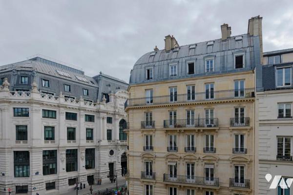 PARIS 02 / QUATRE SEPTEMBRE - APPARTEMENT HAUSSMANNIEN 3 PIÈCES RÉNOVÉ  + CAVE