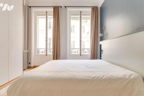 PARIS 02 / QUATRE SEPTEMBRE - APPARTEMENT HAUSSMANNIEN 3 PIÈCES RÉNOVÉ & CLIMATISÉ + CAVE
