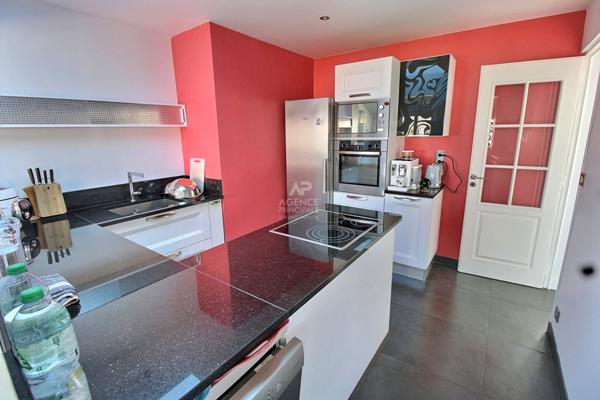 Maison Chapet 8 pièce(s) 208 m2 €625 000 ** - Référence 939