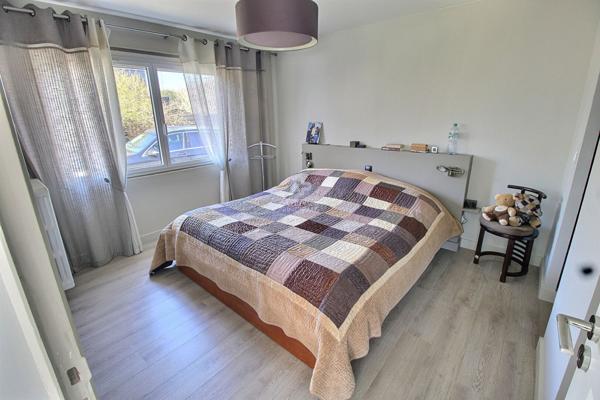 Maison Chapet 8 pièce(s) 208 m2 €625 000 ** - Référence 939