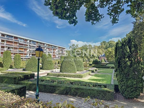 A VENDRE - Dernier étage lumineux avec vue sur jardin à la française - Résidence d'exception à Chilly-Mazarin