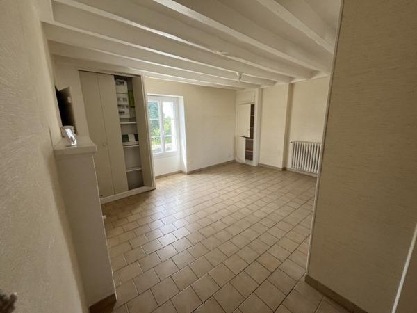 Immeuble à vendre |  Noyant-de-Touraine |  239 m²